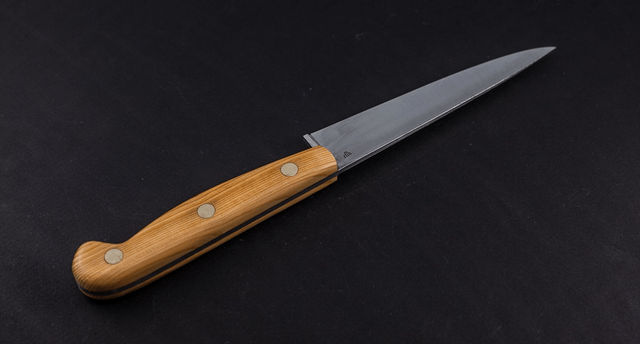 Couteau utile traditionnel - manche en if, lame carbone