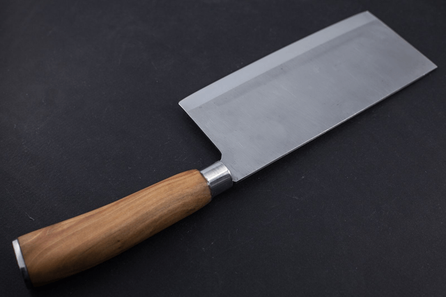 Couteau de chef chinois - manche en poirier, lame carbone