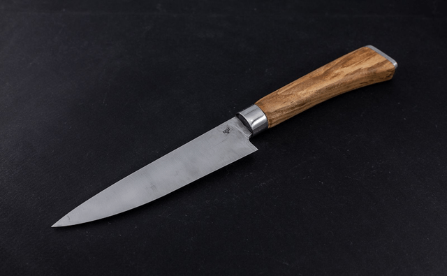 Couteau utile moderne - manche en frêne olivier, lame carbone