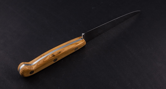 Couteau utile traditionnel - manche en if, lame carbone