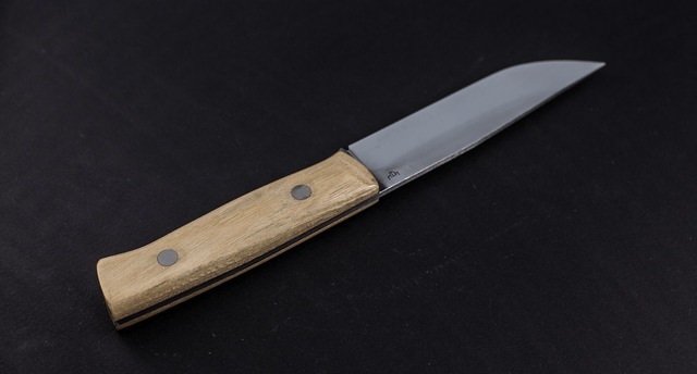 Couteau outdoor - manche acacia, lame carbone